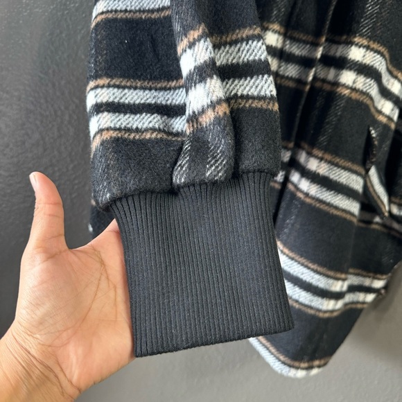 Steve Madden Plaid Coat - Picture 4 of 6